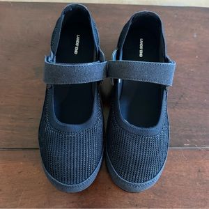 New! Lands End Girl Size 5M Navy Mary Jane Flats